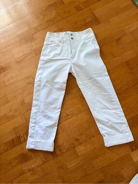 High-Rise White Women's Jeans - Classic Straight Fit